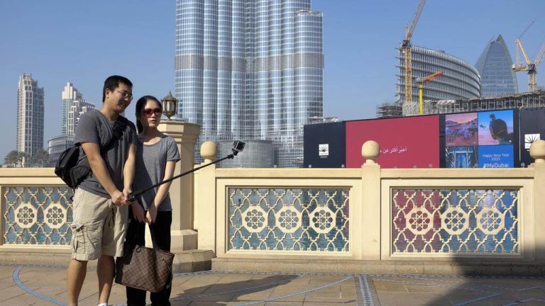 chinese couple in dubai
